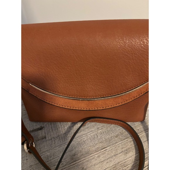 Lauren Conrad Brown Faux Leather Crossbody Bag Flap Closure Adjustable Strap - Picture 2 of 4
